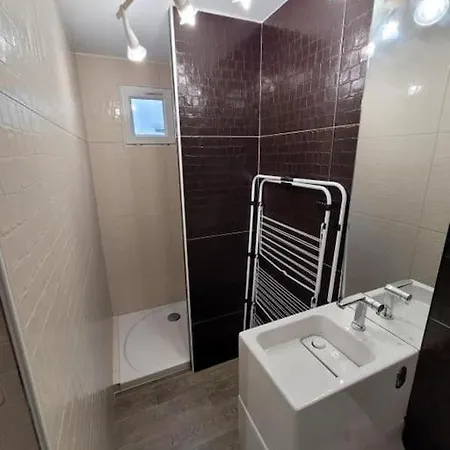 דירה House & Patio By Melrose ארומנש-לה-באינס