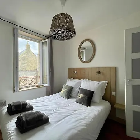 House & Patio By Melrose * ארומנש-לה-באינס